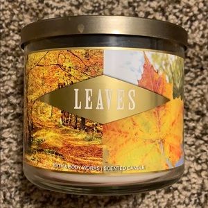 Bath and body works leaves Candle